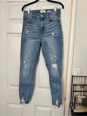 High-Rise Skinny Jeans in Light Blue Wash